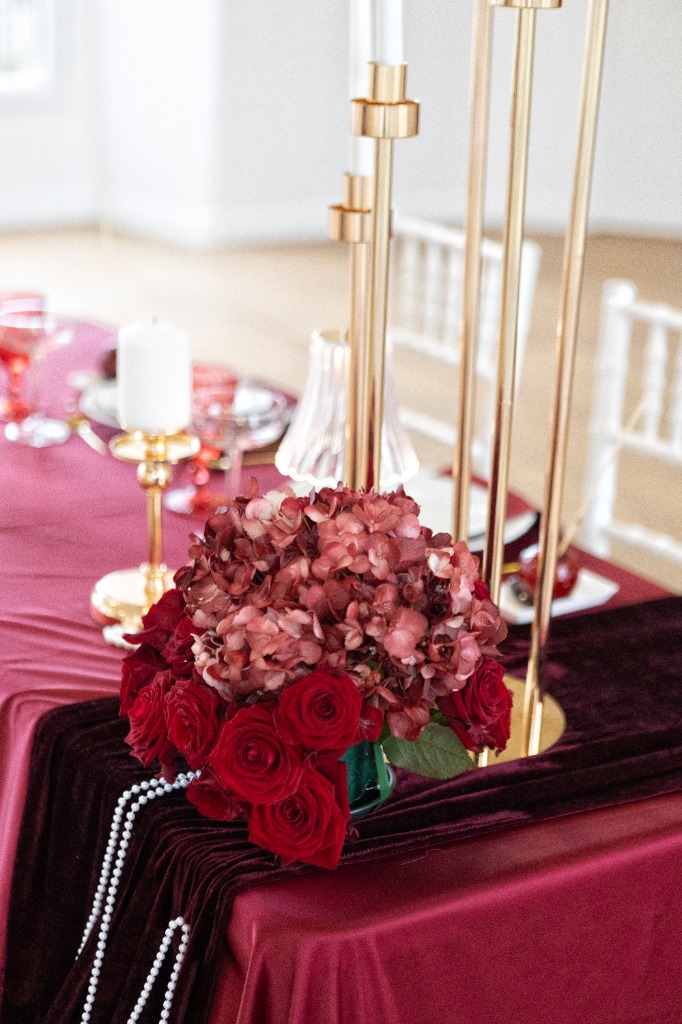LM La Déco for Party - Centre de table floral bordeaux