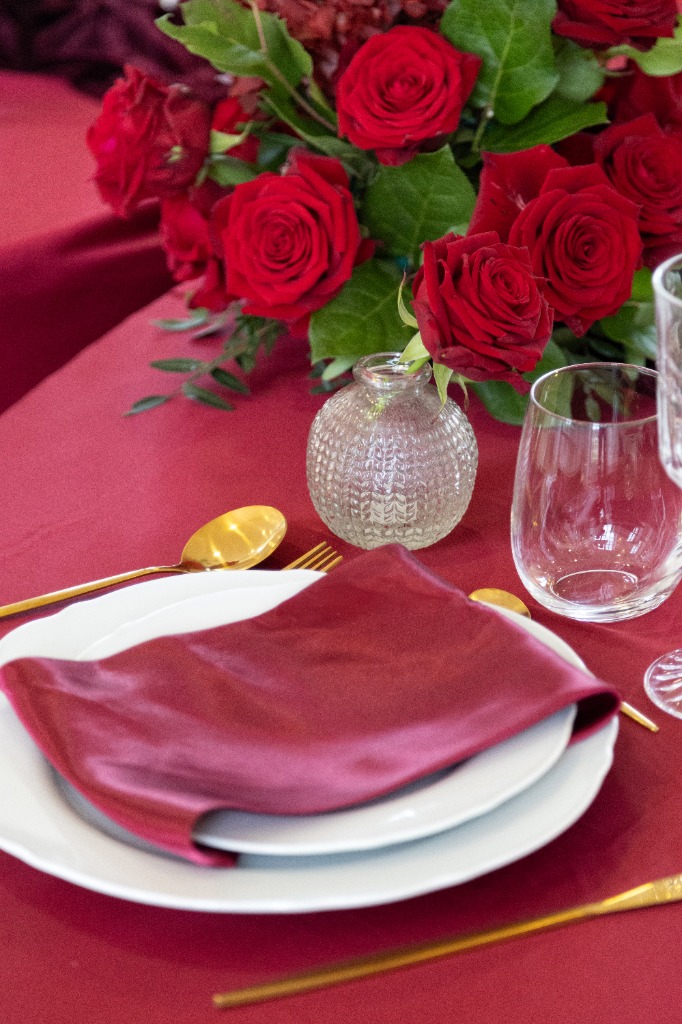 LM La Déco for Party - Composition florale et serviette velours