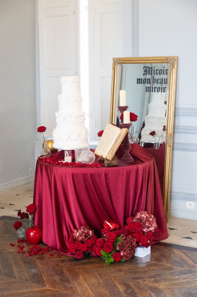 LM La Déco for Party - Gâteau de mariage et scénographie miroir